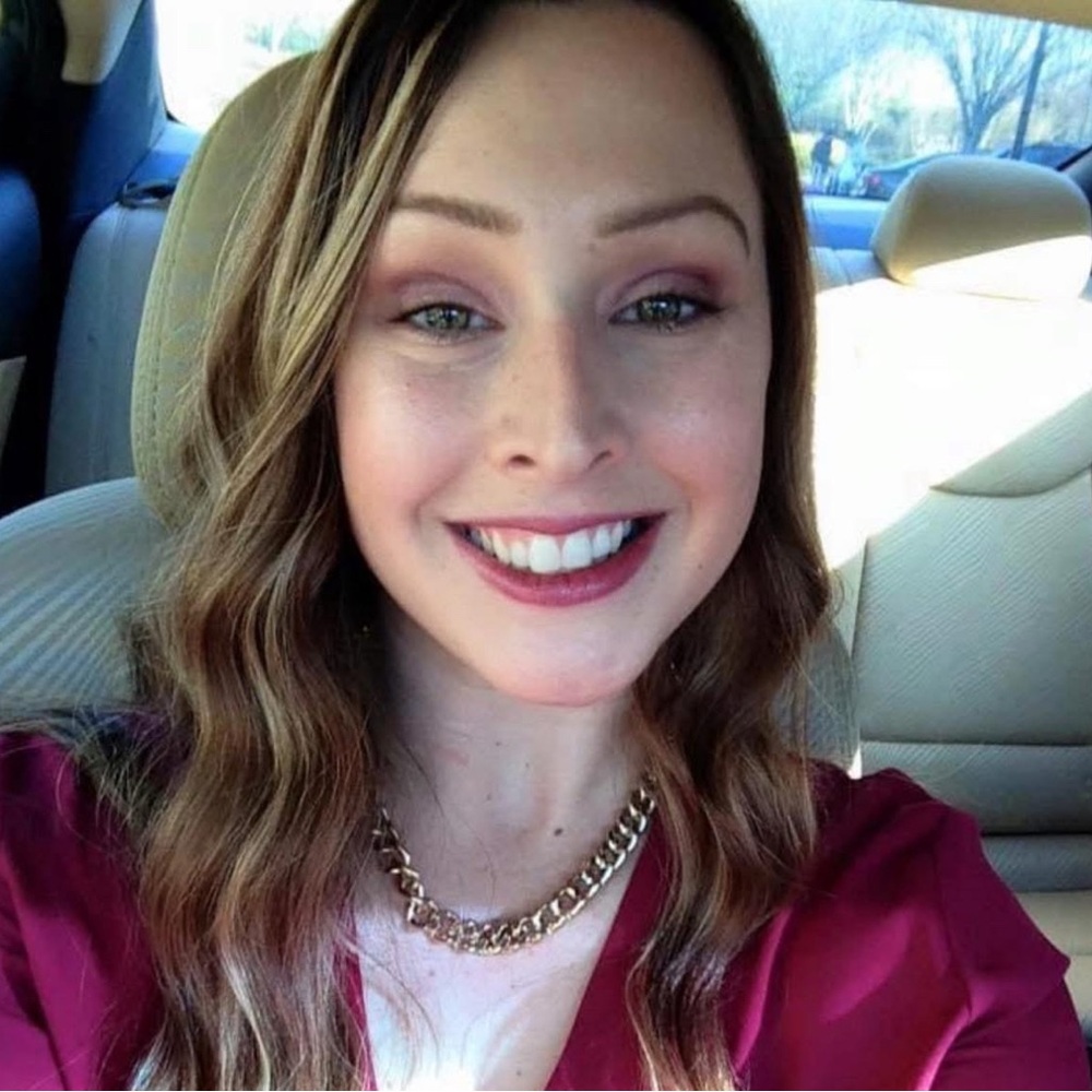 Hi! I'm Mandi. Welcome to my closet!